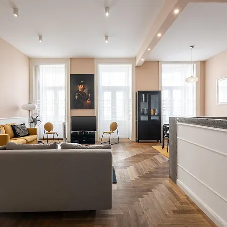 Ventura Ridge * Budapest